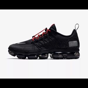 Nike vapor max size mens 11 black and red run utility